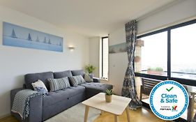 Host Wise - Amazing Comfy Flat With Balcony